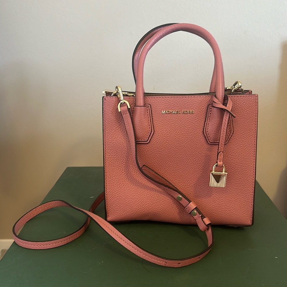NWOT authentic Michael Kors sherbet Mercer medium pebbled leather crossbody